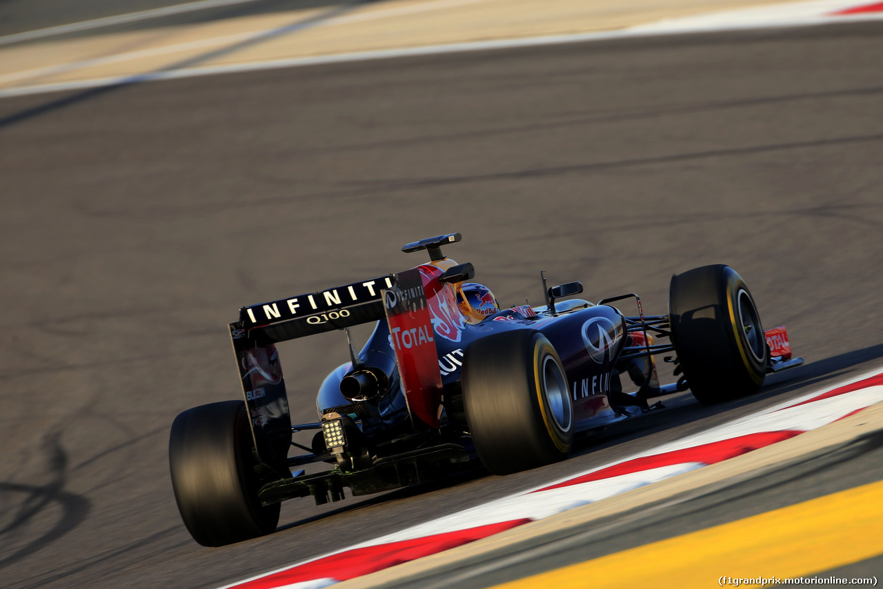TEST BAHRAIN 08 APRILE, Daniel Ricciardo (AUS), Red Bull Racing 
08.04.2014. Formula One Testing, Bahrain Test, Day One, Sakhir, Bahrain.