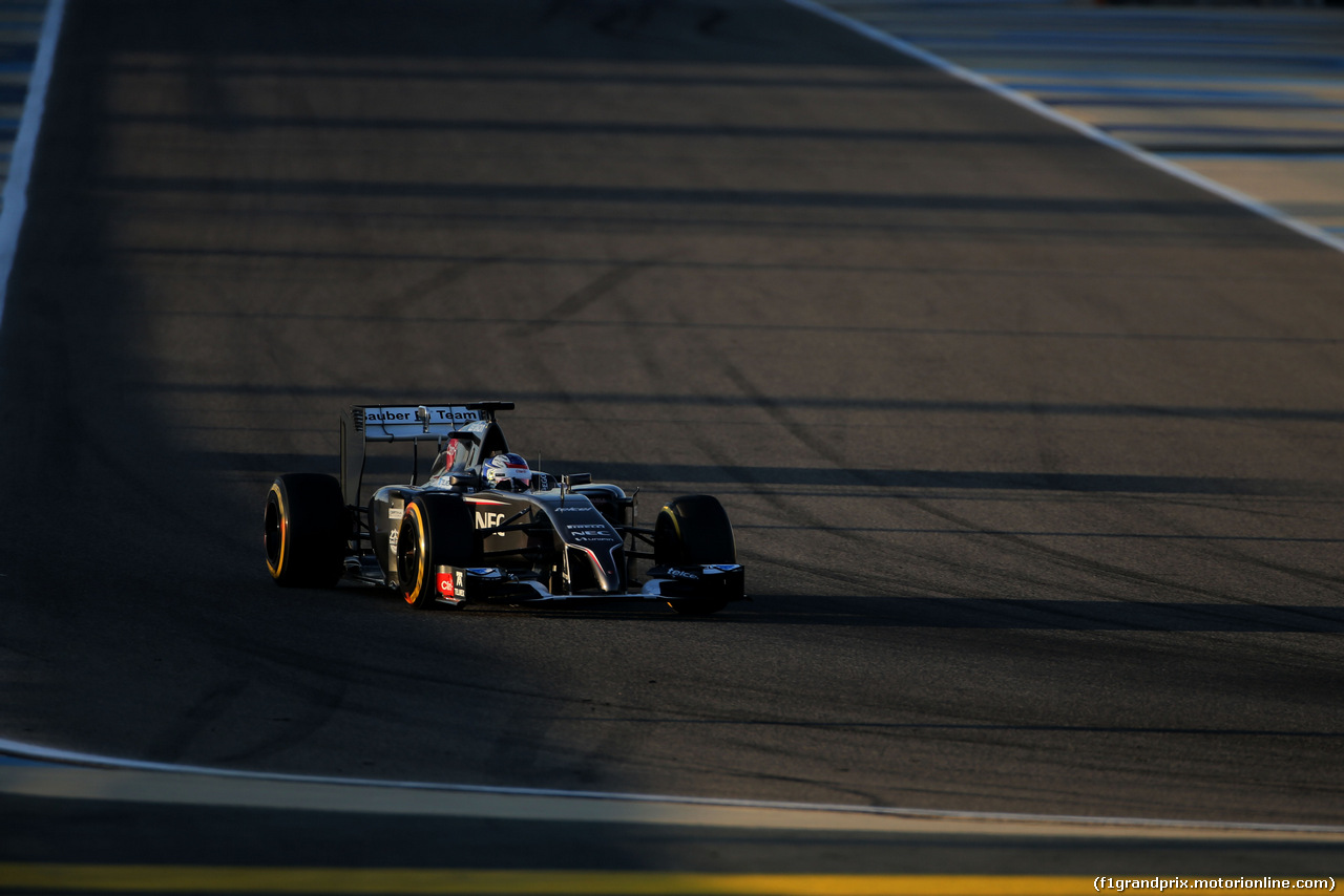 TEST BAHRAIN 08 APRILE, Sergey Sirotkin (RUS), test driver, Sauber F1 Team 
08.04.2014. Formula One Testing, Bahrain Test, Day One, Sakhir, Bahrain.