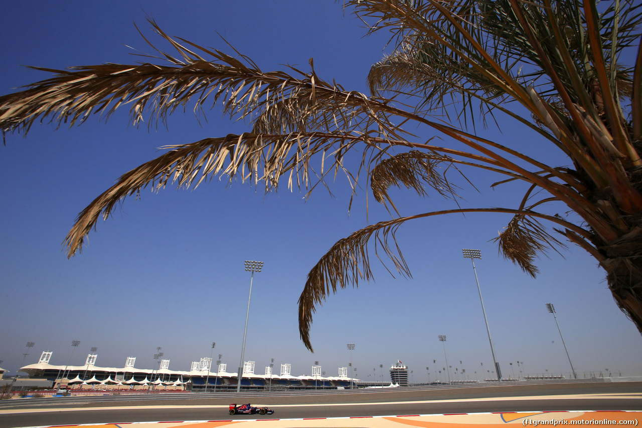 TEST BAHRAIN 09 APRILE, Jean-Eric Vergne (FRA), Scuderia Toro Rosso  
09.04.2014. Formula One Testing, Bahrain Test, Day Two, Sakhir, Bahrain.