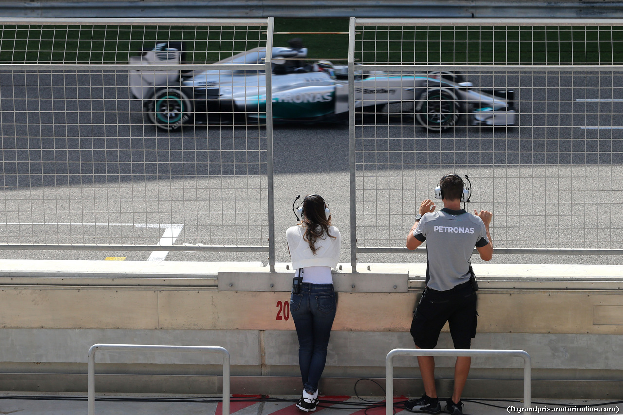 TEST BAHRAIN 09 APRILE, Nicole Scherzinger (USA) Singer e girlfriend of Lewis Hamilton (GBR) Mercedes AMG F1
09.04.2014. Formula One Testing, Bahrain Test, Day Two, Sakhir, Bahrain.