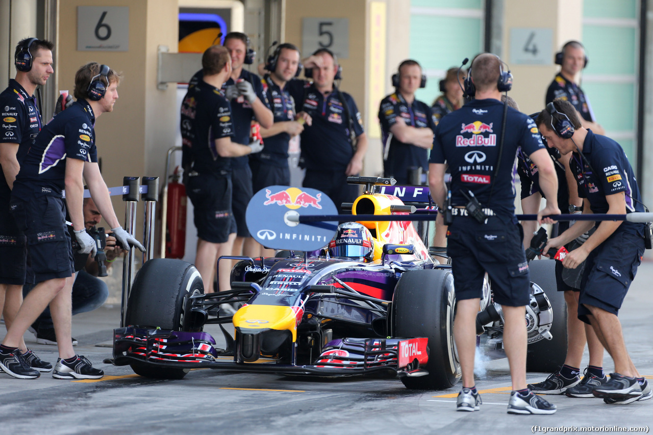 TEST F1 ABU DHABI 25 NOVEMBRE, Carlos Sainz (ESP), Red Bull Racing 
25.11.2014.