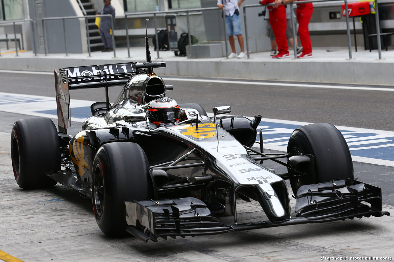 TEST F1 ABU DHABI 25 NOVEMBRE