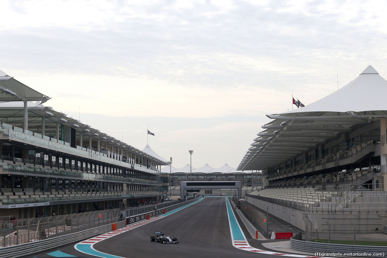 TEST F1 ABU DHABI 25 NOVEMBRE