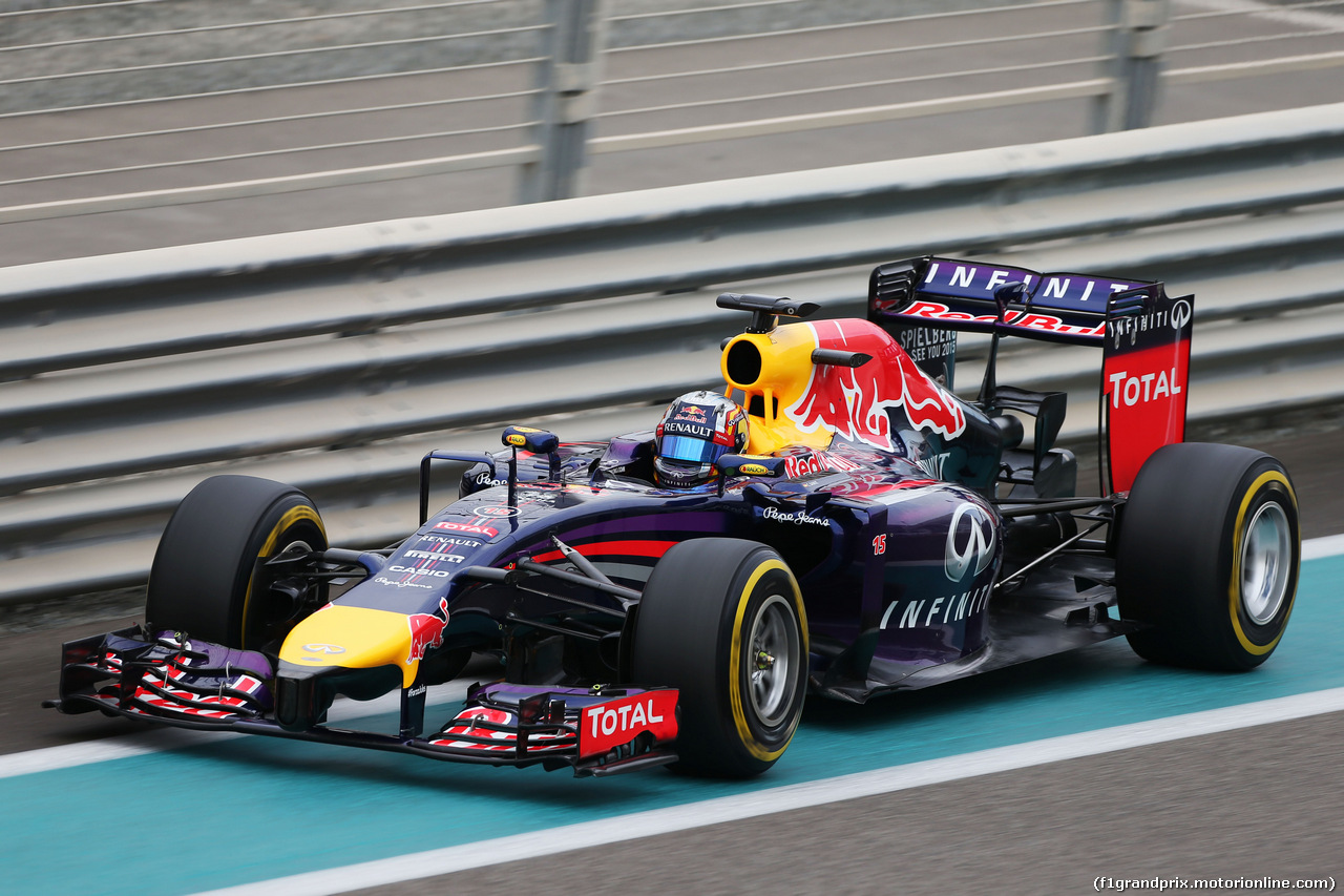 TEST F1 ABU DHABI 25 NOVEMBRE, Carlos Sainz Jnr (ESP) Red Bull Racing RB10 Test Driver.
25.11.2014.