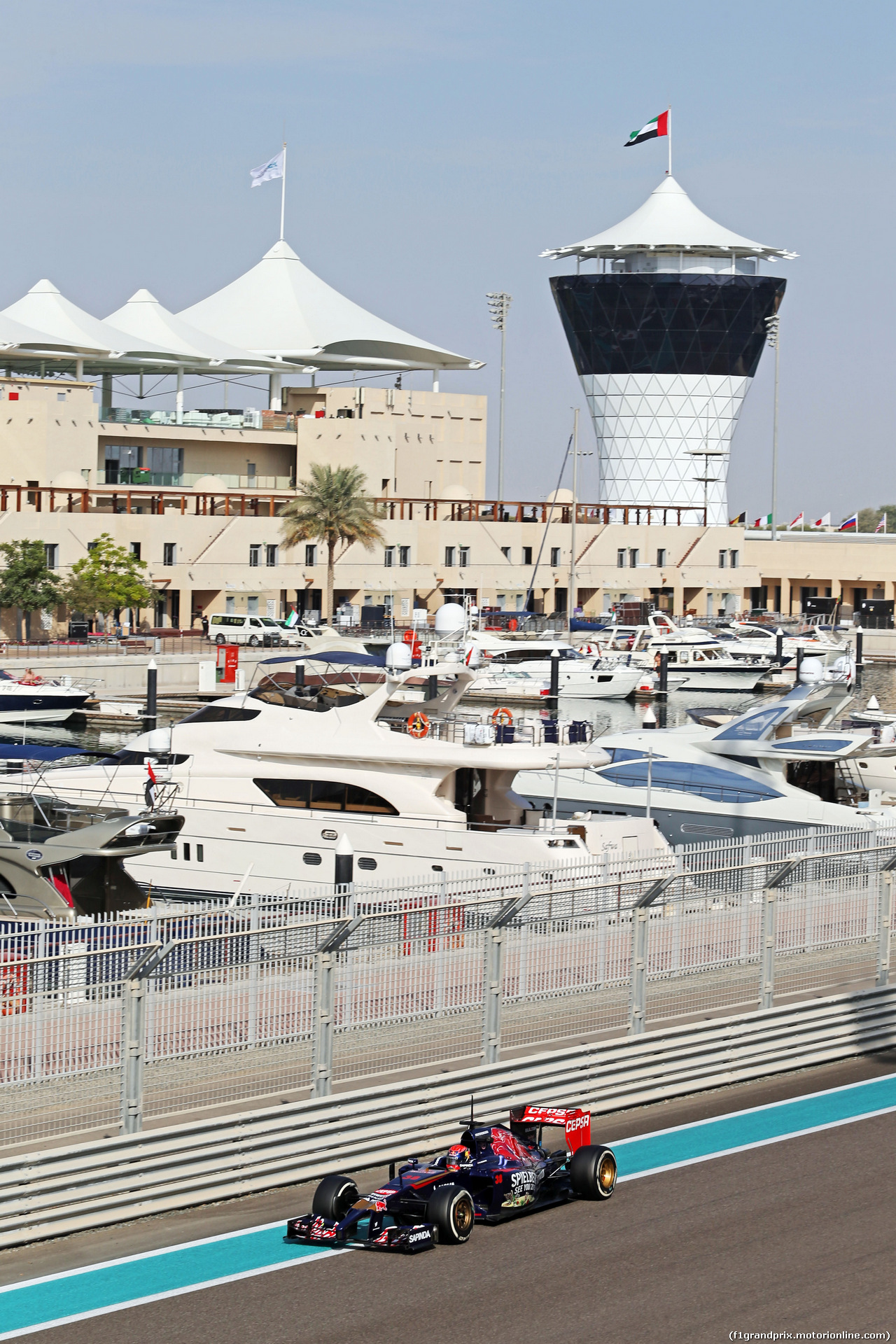 TEST F1 ABU DHABI 25 NOVEMBRE, Max Verstappen (NLD) Scuderia Toro Rosso STR9 Test Driver.
25.11.2014.