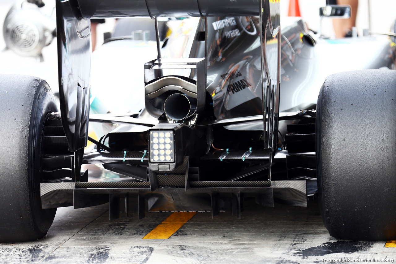 TEST F1 ABU DHABI 25 NOVEMBRE, Nico Rosberg (GER) Mercedes AMG F1 W05 rear suspension sensor detail.
25.11.2014.