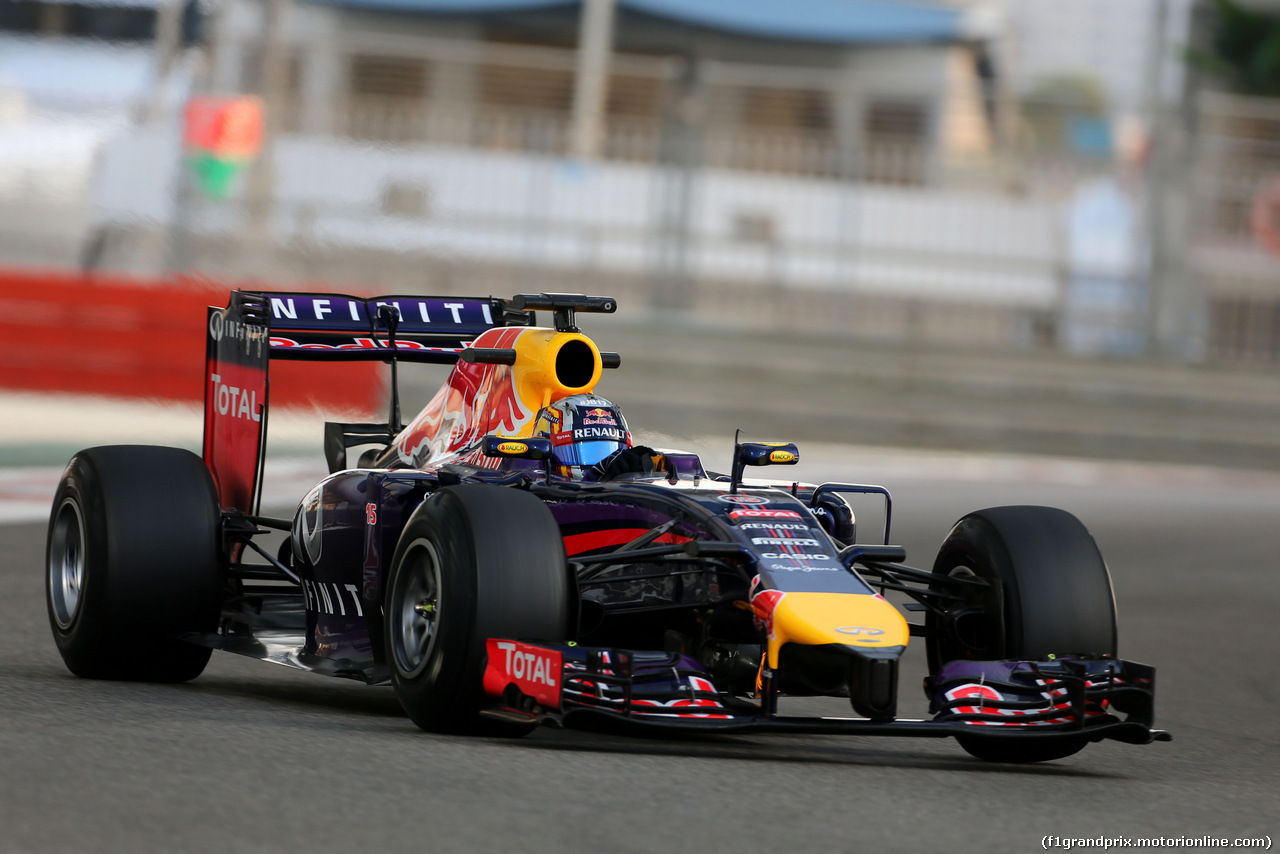 TEST F1 ABU DHABI 25 NOVEMBRE, Carlos Sainz (ESP), Red Bull Racing 
25.11.2014.