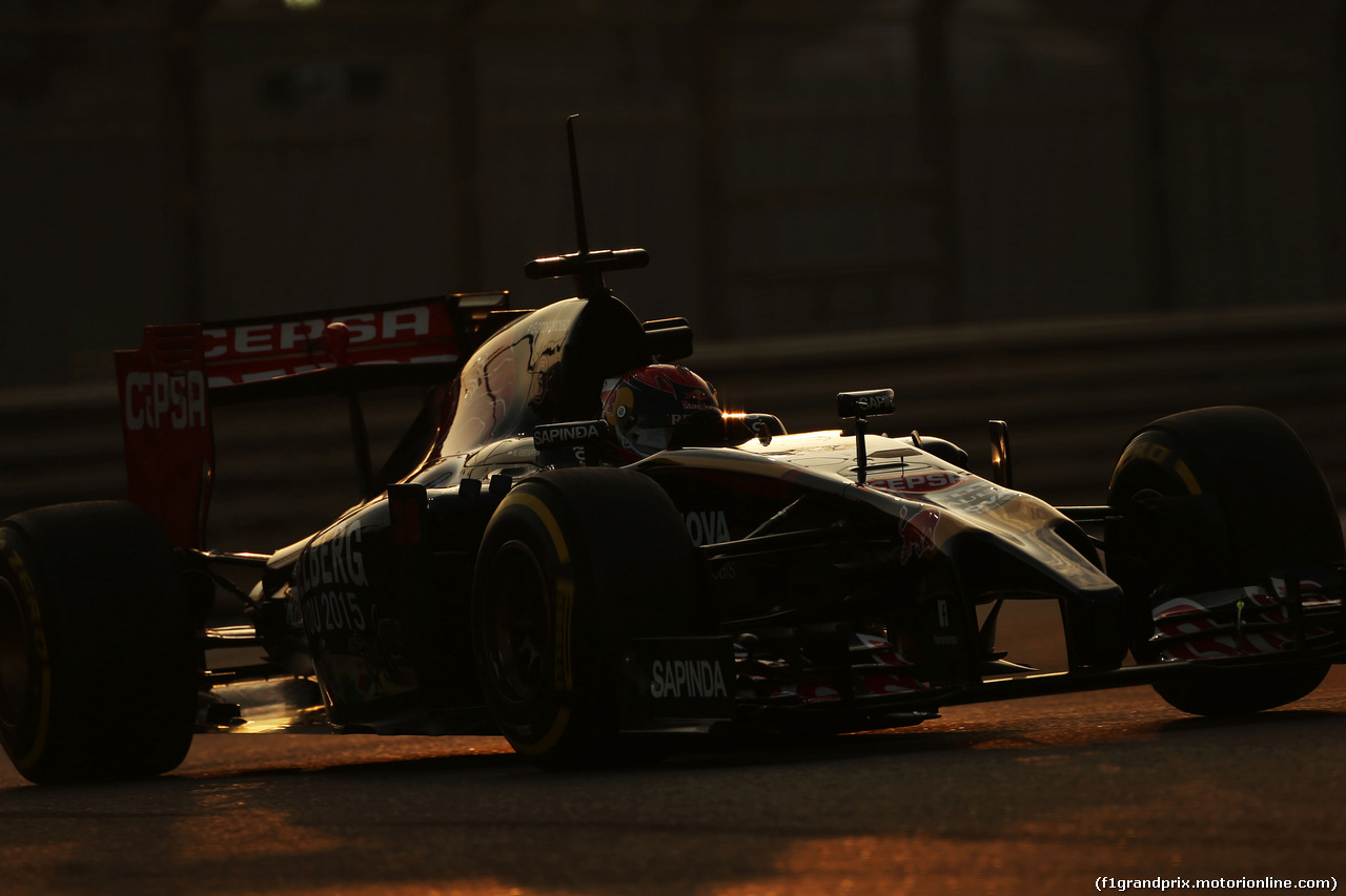 TEST F1 ABU DHABI 25 NOVEMBRE, Max Verstappen (NLD) Scuderia Toro Rosso STR9 Test Driver.
25.11.2014.