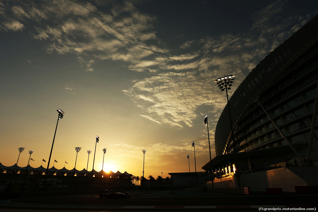 TEST F1 ABU DHABI 25 NOVEMBRE