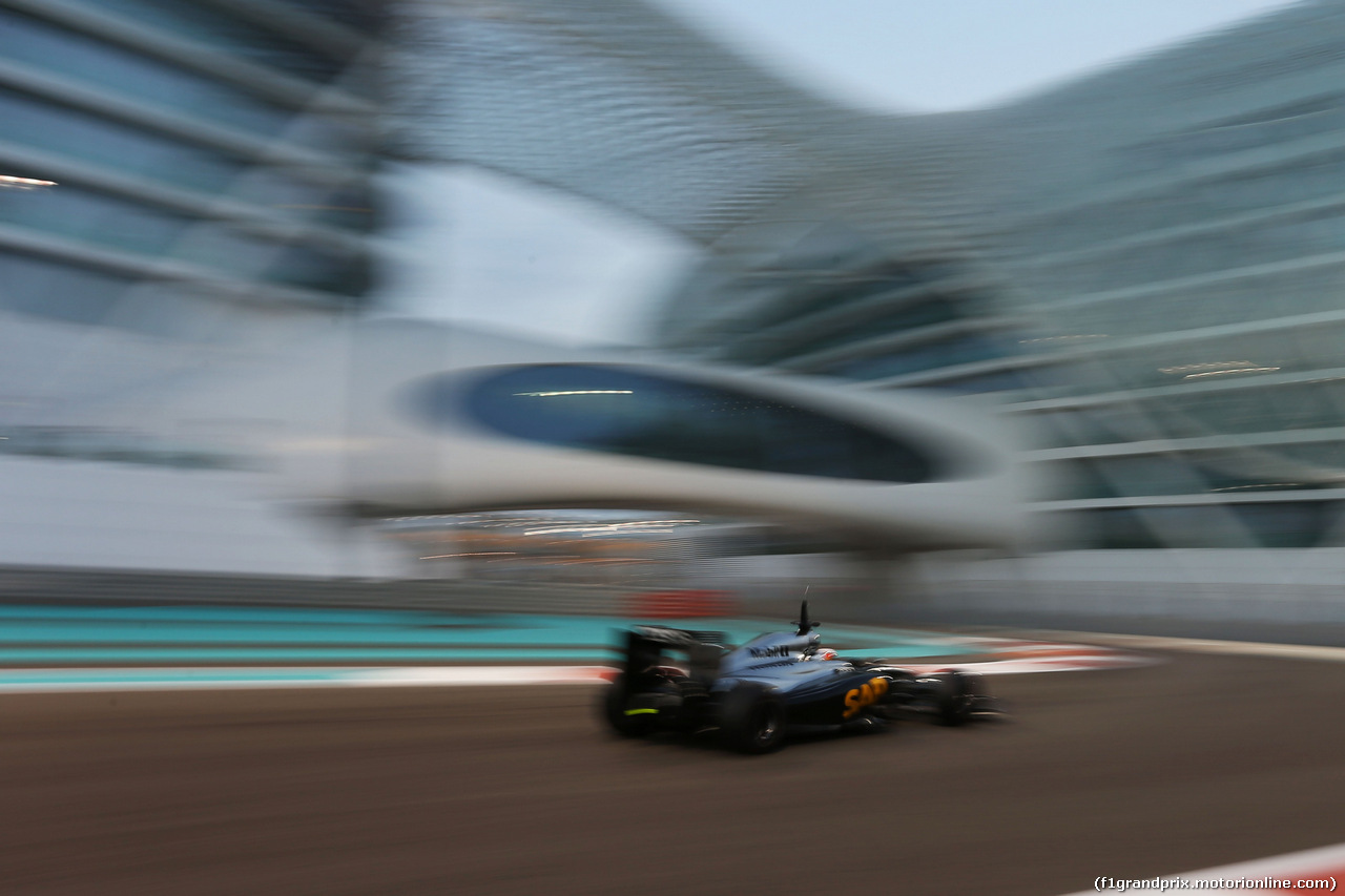 TEST F1 ABU DHABI 25 NOVEMBRE, Stoffel Vandoorne (BEL) McLaren MP4-29H Test e Reserve Driver.
25.11.2014.