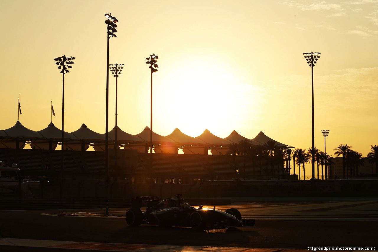 TEST F1 ABU DHABI 25 NOVEMBRE