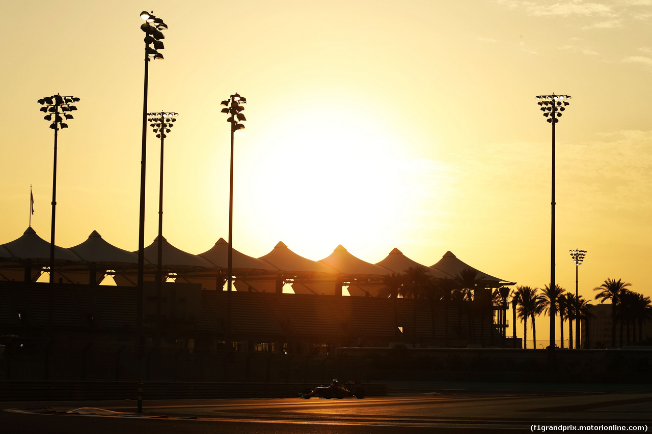 TEST F1 ABU DHABI 25 NOVEMBRE