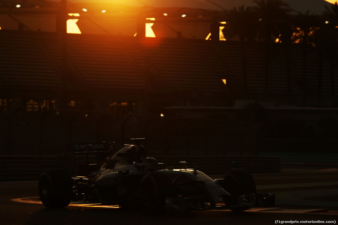 TEST F1 ABU DHABI 25 NOVEMBRE