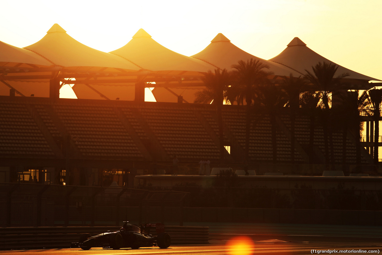 TEST F1 ABU DHABI 26 NOVEMBRE, Max Verstappen (NLD) Scuderia Toro Rosso STR9 Test Driver.
25.11.2014.