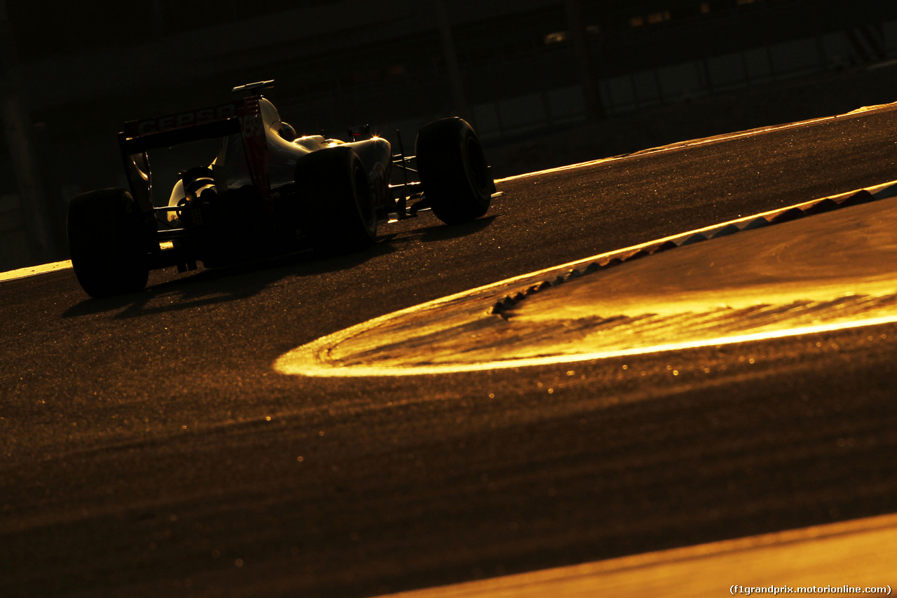 TEST F1 BAHRAIN 01 MARZO, Daniil Kvyat (RUS) Scuderia Toro Rosso STR9.
01.03.2014. Formula One Testing, Bahrain Test Two, Day Three, Sakhir, Bahrain.