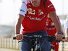 TEST F1 BAHRAIN 01 MARZO, Fernando Alonso (ESP) Ferrari on his bicycle rides the perimeter road around the circuit.
01.03.2014. Formula One Testing, Bahrain Test Two, Day Three, Sakhir, Bahrain.