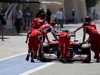TEST F1 BAHRAIN 02 MARZO, Fernando Alonso (ESP), Ferrari stops in the pitlane.
02.03.2014. Formula One Testing, Bahrain Test Two, Day Four, Sakhir, Bahrain.