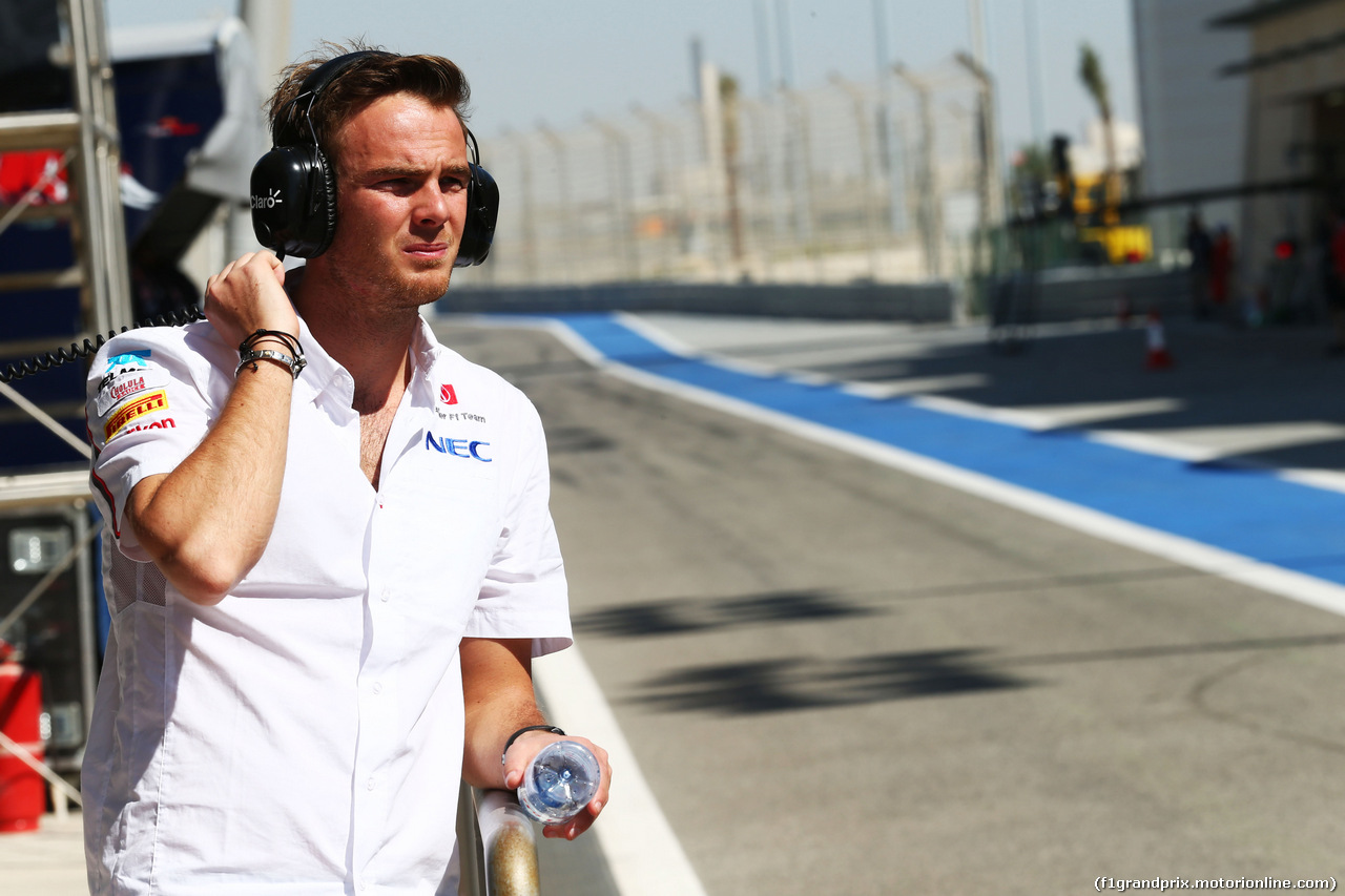 TEST F1 BAHRAIN 02 MARZO, Giedo van der Garde (NLD) Sauber Reserve Driver.
02.03.2014. Formula One Testing, Bahrain Test Two, Day Four, Sakhir, Bahrain.