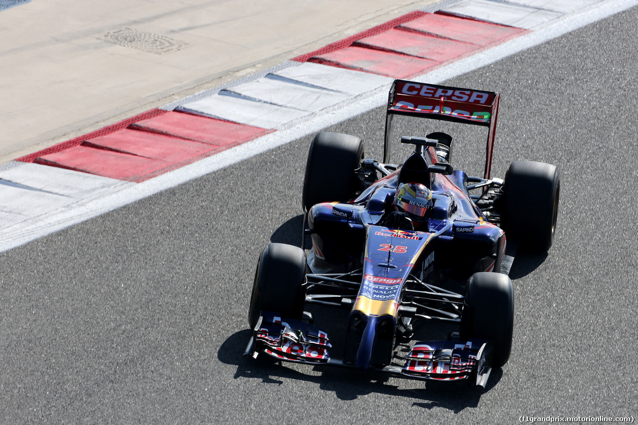 TEST F1 BAHRAIN 02 MARZO, Jean-Eric Vergne (FRA), Scuderia Toro Rosso  
02.03.2014. Formula One Testing, Bahrain Test Two, Day Four, Sakhir, Bahrain.