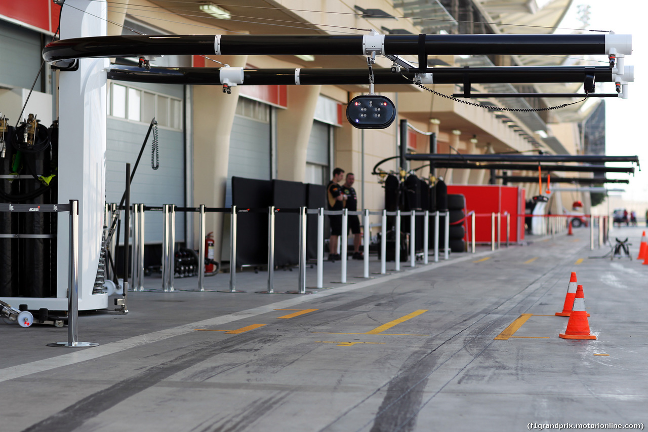TEST F1 BAHRAIN 02 MARZO, Sauber pit box.
02.03.2014. Formula One Testing, Bahrain Test Two, Day Four, Sakhir, Bahrain.