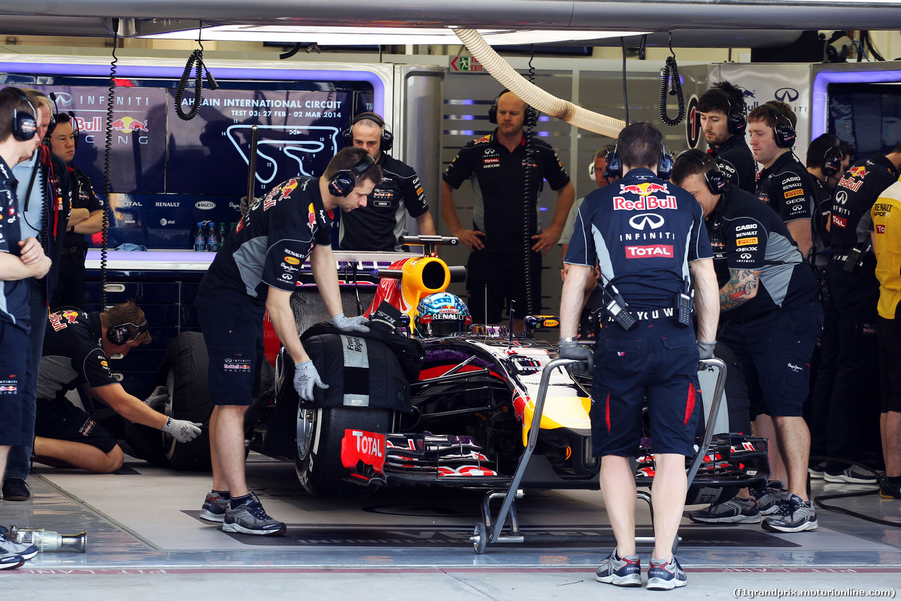 TEST F1 BAHRAIN 02 MARZO, Sebastian Vettel (GER) Red Bull Racing RB10.
02.03.2014. Formula One Testing, Bahrain Test Two, Day Four, Sakhir, Bahrain.