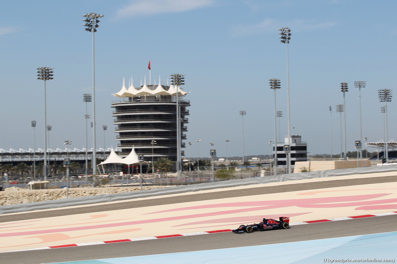 TEST F1 BAHRAIN 02 MARZO, Jean-Eric Vergne (FRA) Scuderia Toro Rosso STR9.
02.03.2014. Formula One Testing, Bahrain Test Two, Day Four, Sakhir, Bahrain.