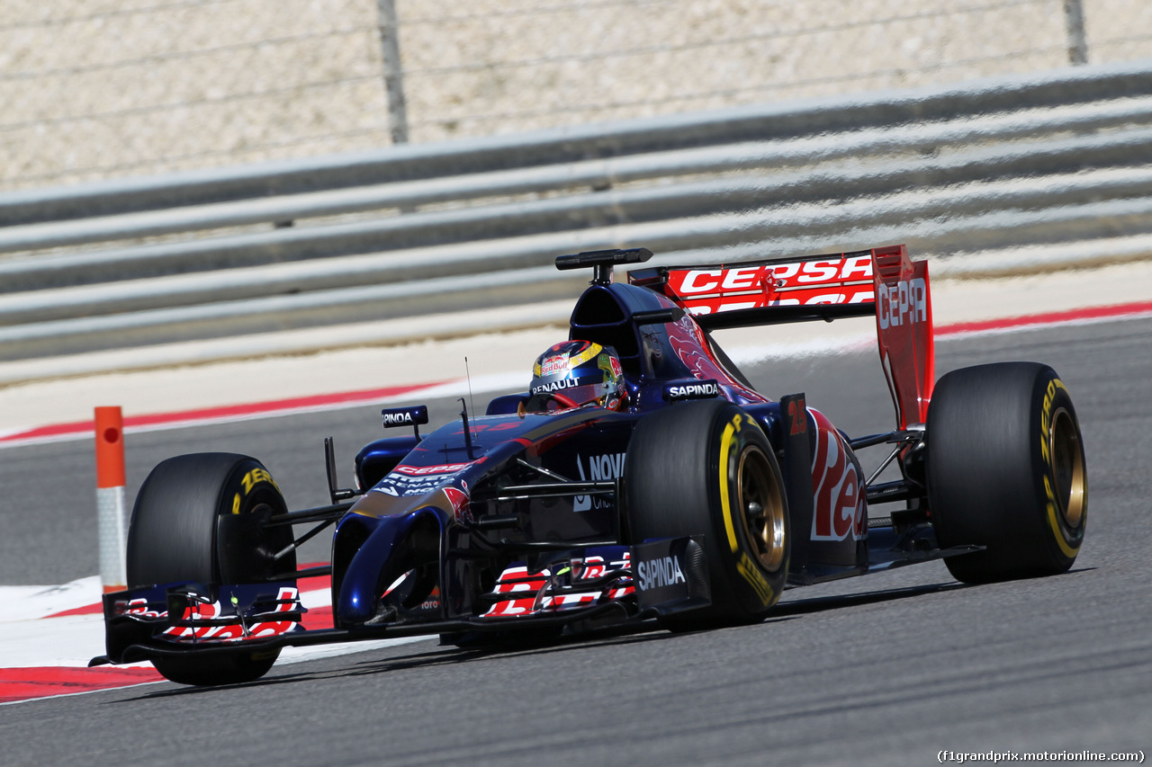 TEST F1 BAHRAIN 02 MARZO, Jean-Eric Vergne (FRA) Scuderia Toro Rosso STR9.
02.03.2014. Formula One Testing, Bahrain Test Two, Day Four, Sakhir, Bahrain.