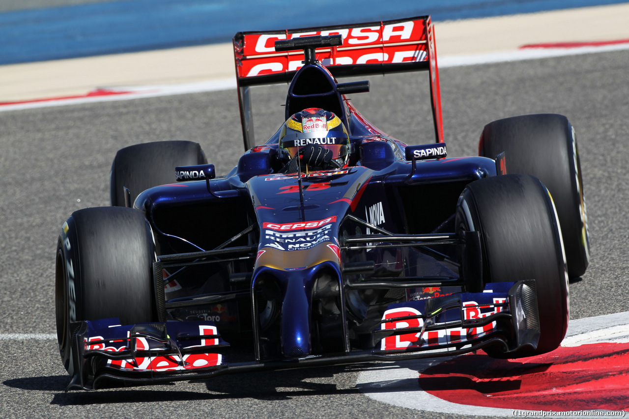 TEST F1 BAHRAIN 02 MARZO, Jean-Eric Vergne (FRA) Scuderia Toro Rosso STR9.
02.03.2014. Formula One Testing, Bahrain Test Two, Day Four, Sakhir, Bahrain.