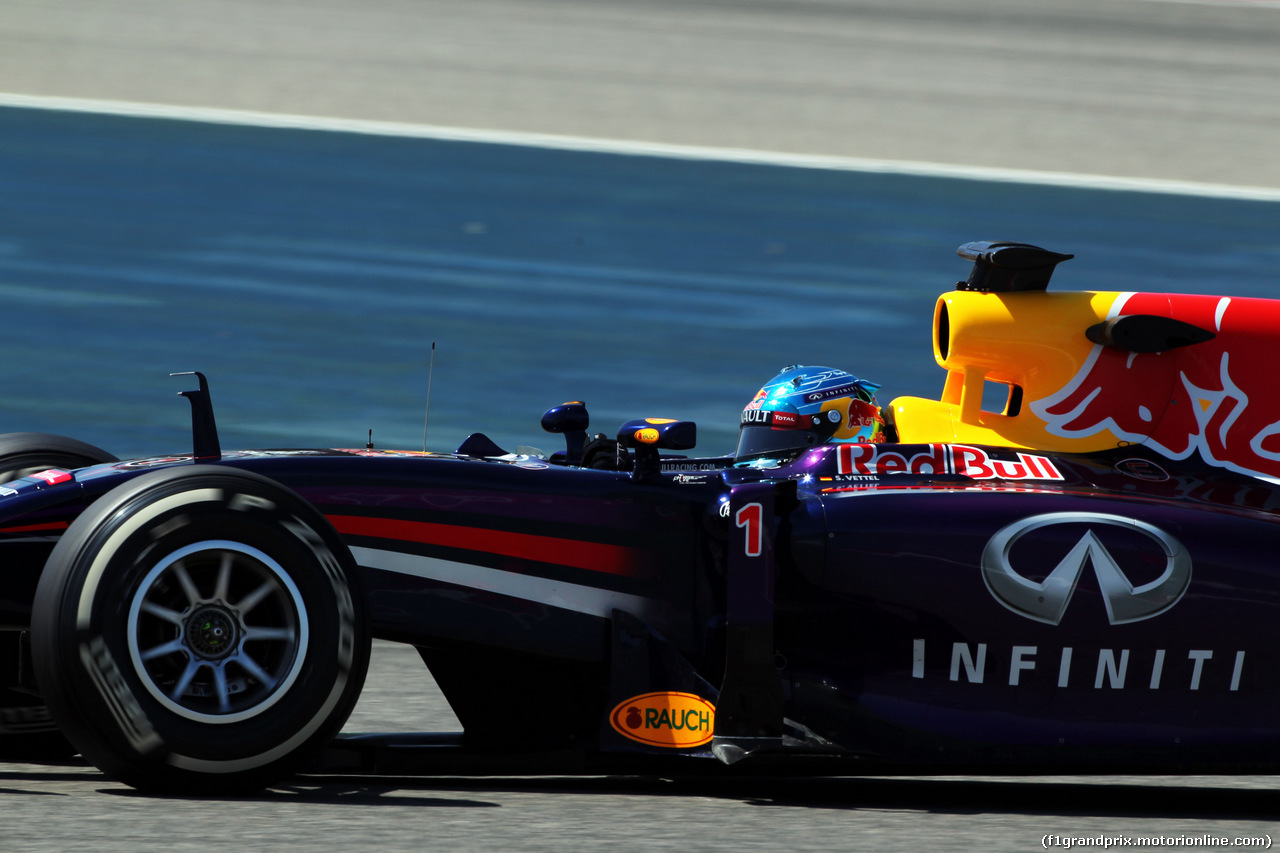 TEST F1 BAHRAIN 02 MARZO, Sebastian Vettel (GER) Red Bull Racing RB10.
02.03.2014. Formula One Testing, Bahrain Test Two, Day Four, Sakhir, Bahrain.