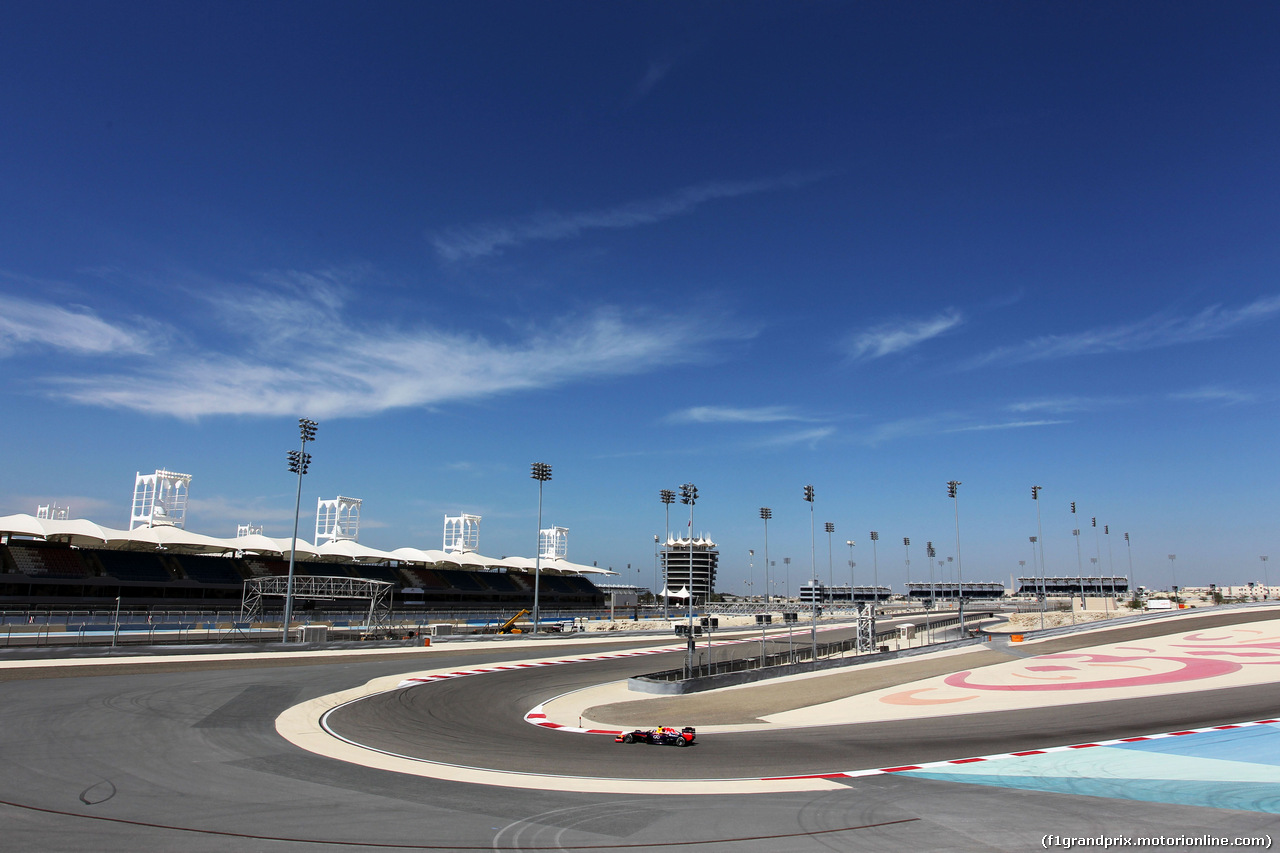 TEST F1 BAHRAIN 02 MARZO, Sebastian Vettel (GER) Red Bull Racing RB10.
02.03.2014. Formula One Testing, Bahrain Test Two, Day Four, Sakhir, Bahrain.