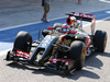 TEST F1 BAHRAIN 19 FEBBRAIO, Romain Grosjean (FRA) Lotus F1 E22 in the pits.
19.02.2014. Formula One Testing, Bahrain Test One, Day One, Sakhir, Bahrain.