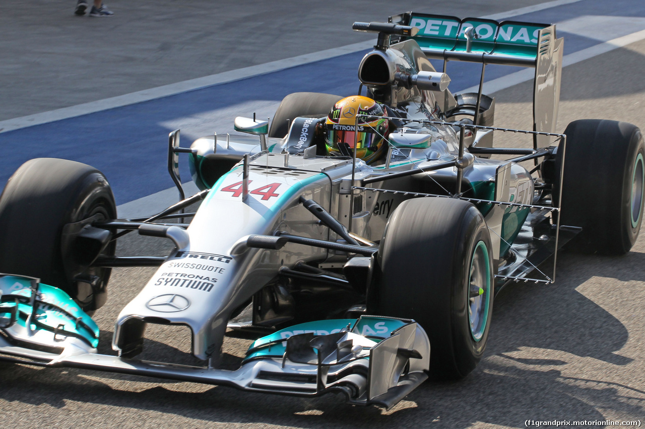 TEST F1 BAHRAIN 19 FEBBRAIO, Lewis Hamilton (GBR) Mercedes AMG F1 W05 running sensor equipment.
19.02.2014. Formula One Testing, Bahrain Test One, Day One, Sakhir, Bahrain.