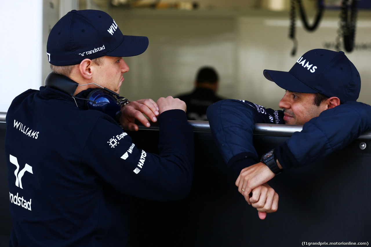 TEST F1 BAHRAIN 19 FEBBRAIO, (L to R): Valtteri Bottas (FIN) Williams with team mate Felipe Massa (BRA) Williams.
19.02.2014. Formula One Testing, Bahrain Test One, Day One, Sakhir, Bahrain.