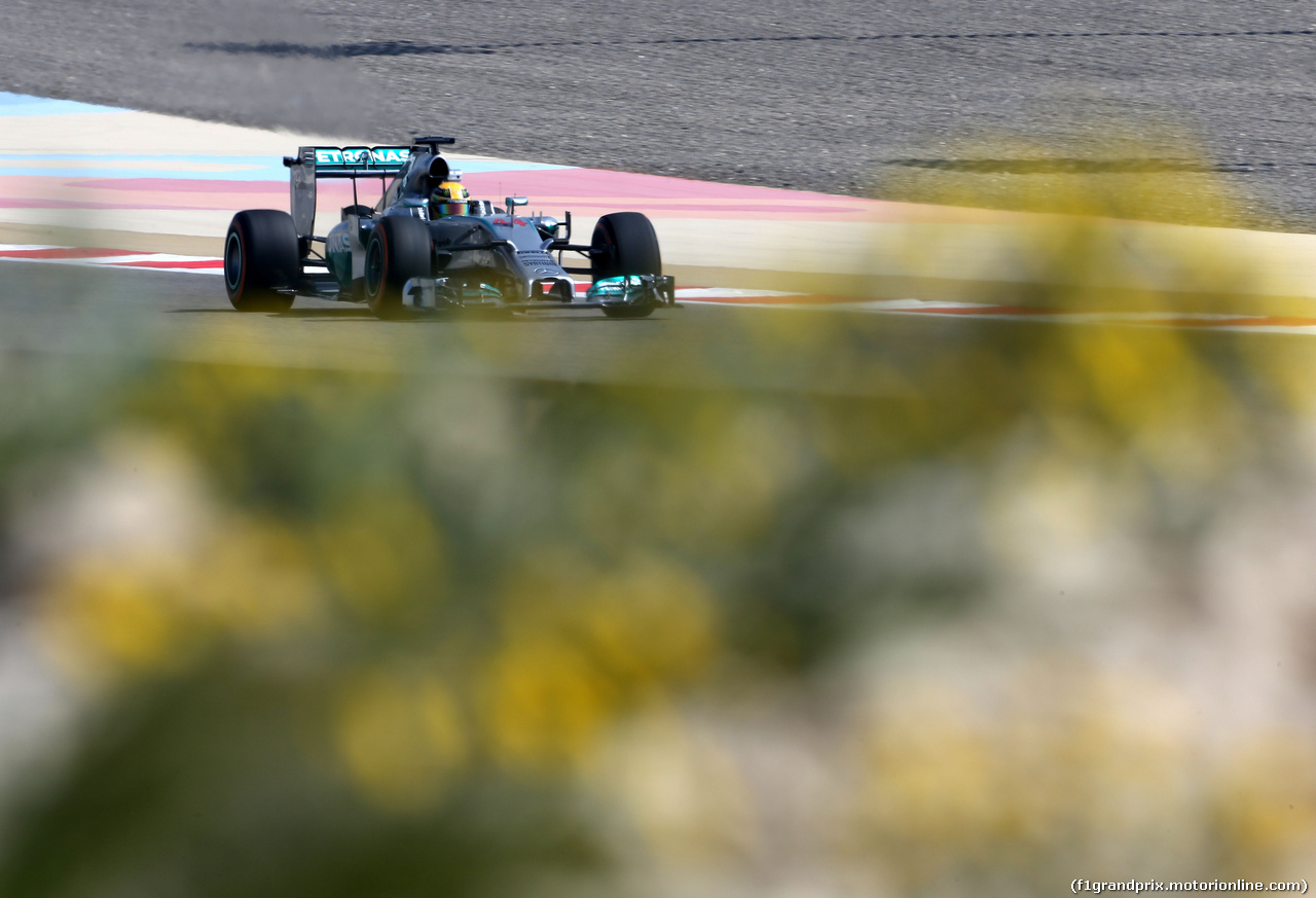 TEST F1 BAHRAIN 19 FEBBRAIO, Lewis Hamilton (GBR), Mercedes AMG F1 Team 
19.02.2014. Formula One Testing, Bahrain Test One, Day One, Sakhir, Bahrain.