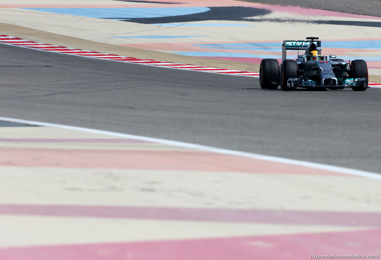 TEST F1 BAHRAIN 19 FEBBRAIO, Lewis Hamilton (GBR), Mercedes AMG F1 Team 
19.02.2014. Formula One Testing, Bahrain Test One, Day One, Sakhir, Bahrain.