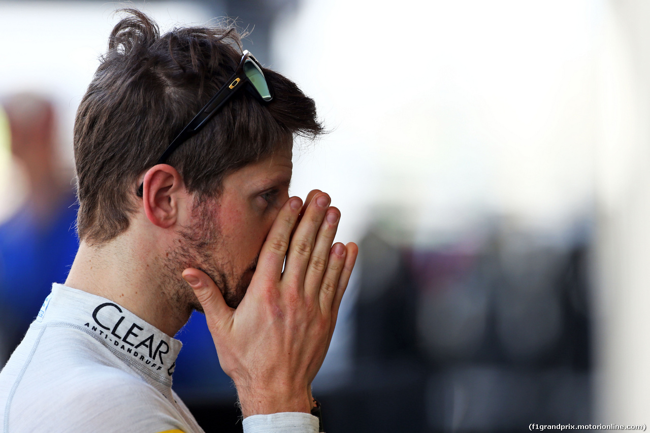 TEST F1 BAHRAIN 19 FEBBRAIO, Romain Grosjean (FRA) Lotus F1 Team.
19.02.2014. Formula One Testing, Bahrain Test One, Day One, Sakhir, Bahrain.