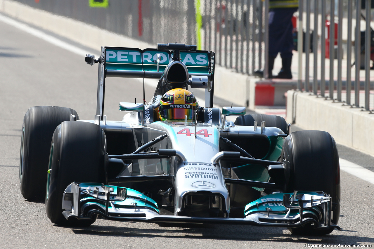 TEST F1 BAHRAIN 19 FEBBRAIO, Lewis Hamilton (GBR) Mercedes AMG F1 W05.
19.02.2014. Formula One Testing, Bahrain Test One, Day One, Sakhir, Bahrain.