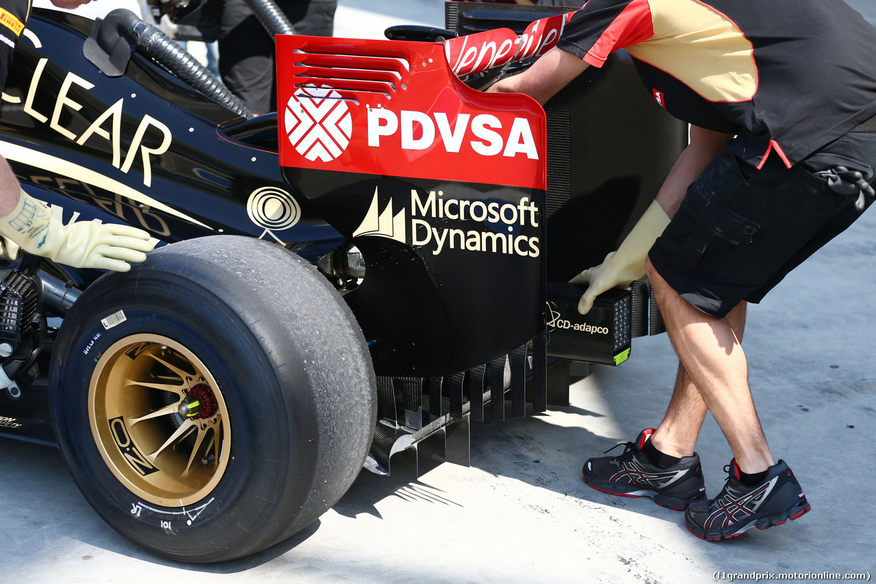 TEST F1 BAHRAIN 19 FEBBRAIO, Lotus F1 E22 rear wing detail.
19.02.2014. Formula One Testing, Bahrain Test One, Day One, Sakhir, Bahrain.