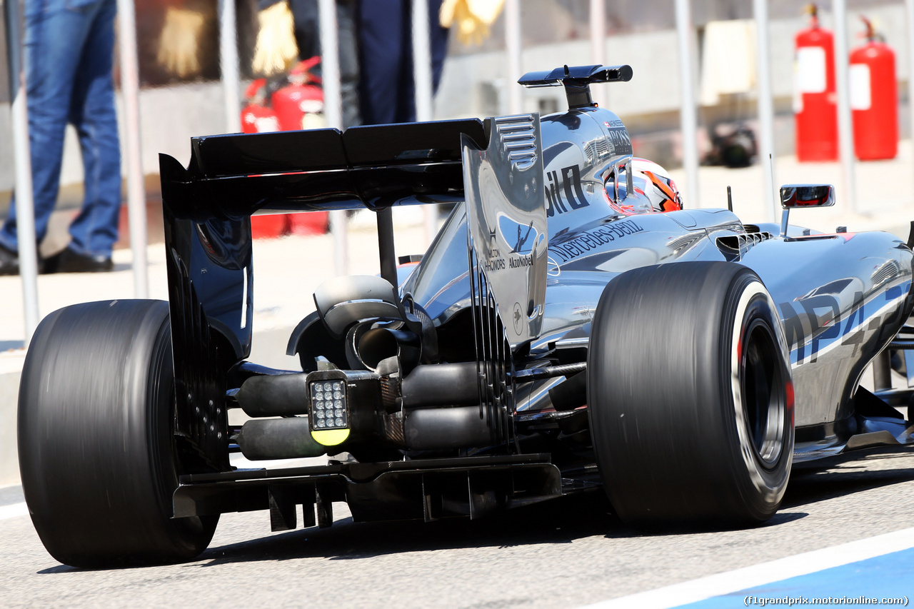 TEST F1 BAHRAIN 19 FEBBRAIO, Kevin Magnussen (DEN) McLaren MP4-29 rear wing detail.
19.02.2014. Formula One Testing, Bahrain Test One, Day One, Sakhir, Bahrain.