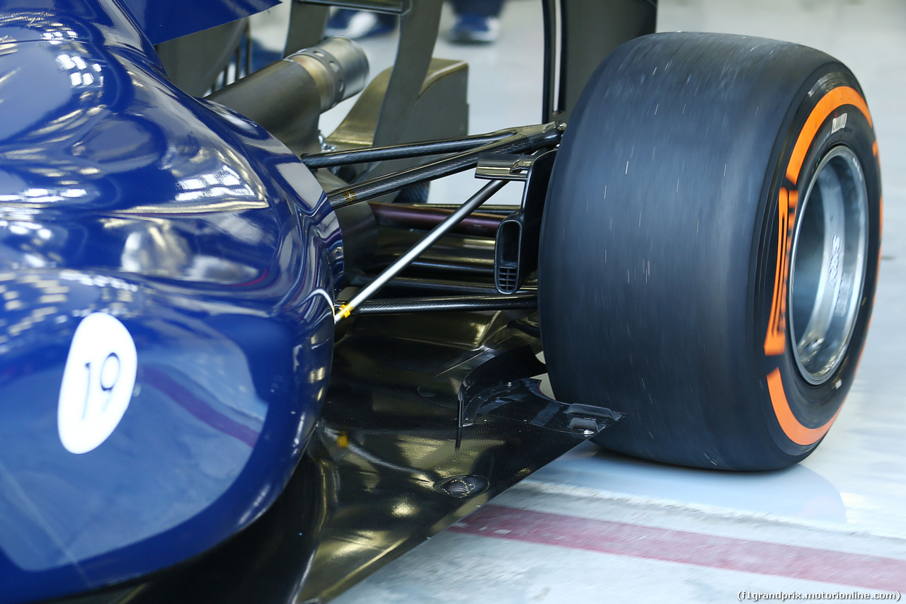 TEST F1 BAHRAIN 19 FEBBRAIO, Williams FW36 rear suspension detail.
19.02.2014. Formula One Testing, Bahrain Test One, Day One, Sakhir, Bahrain.
