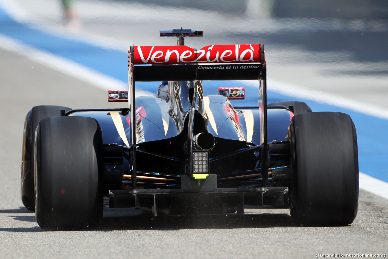 TEST F1 BAHRAIN 19 FEBBRAIO, Romain Grosjean (FRA) Lotus F1 E22 rear wing e rear diffuser detail.
19.02.2014. Formula One Testing, Bahrain Test One, Day One, Sakhir, Bahrain.