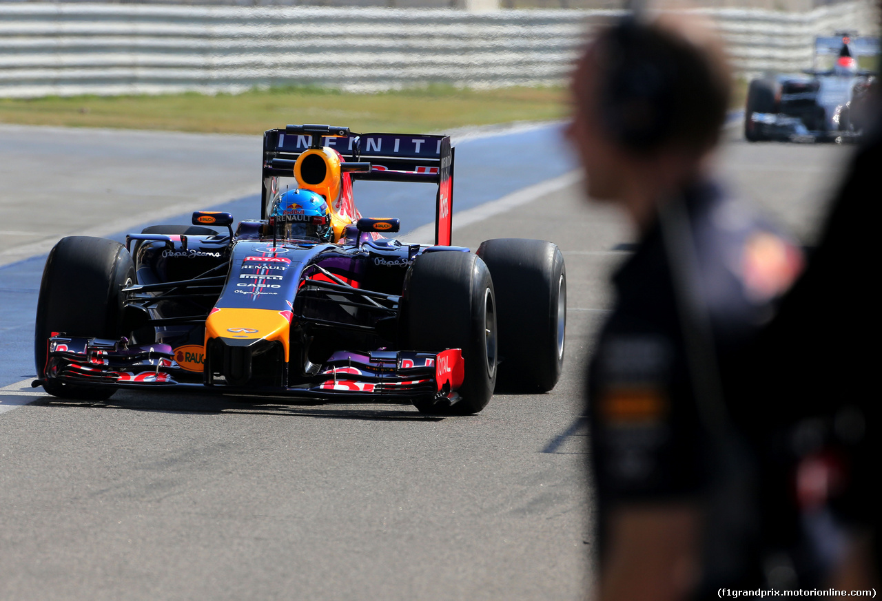 TEST F1 BAHRAIN 19 FEBBRAIO, Sebastian Vettel (GER), Red Bull Racing 
19.02.2014. Formula One Testing, Bahrain Test One, Day One, Sakhir, Bahrain.