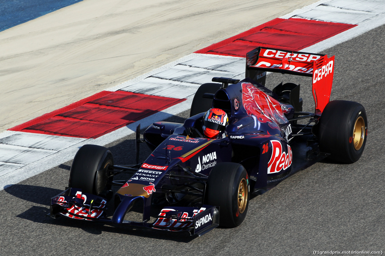 TEST F1 BAHRAIN 19 FEBBRAIO, Daniil Kvyat (RUS) Scuderia Toro Rosso STR9.
19.02.2014. Formula One Testing, Bahrain Test One, Day One, Sakhir, Bahrain.