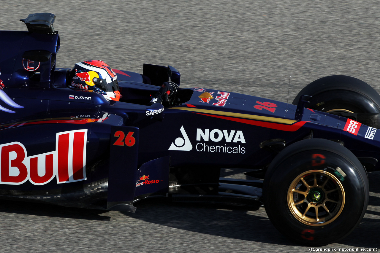 TEST F1 BAHRAIN 19 FEBBRAIO, Daniil Kvyat (RUS) Scuderia Toro Rosso STR9.
19.02.2014. Formula One Testing, Bahrain Test One, Day One, Sakhir, Bahrain.