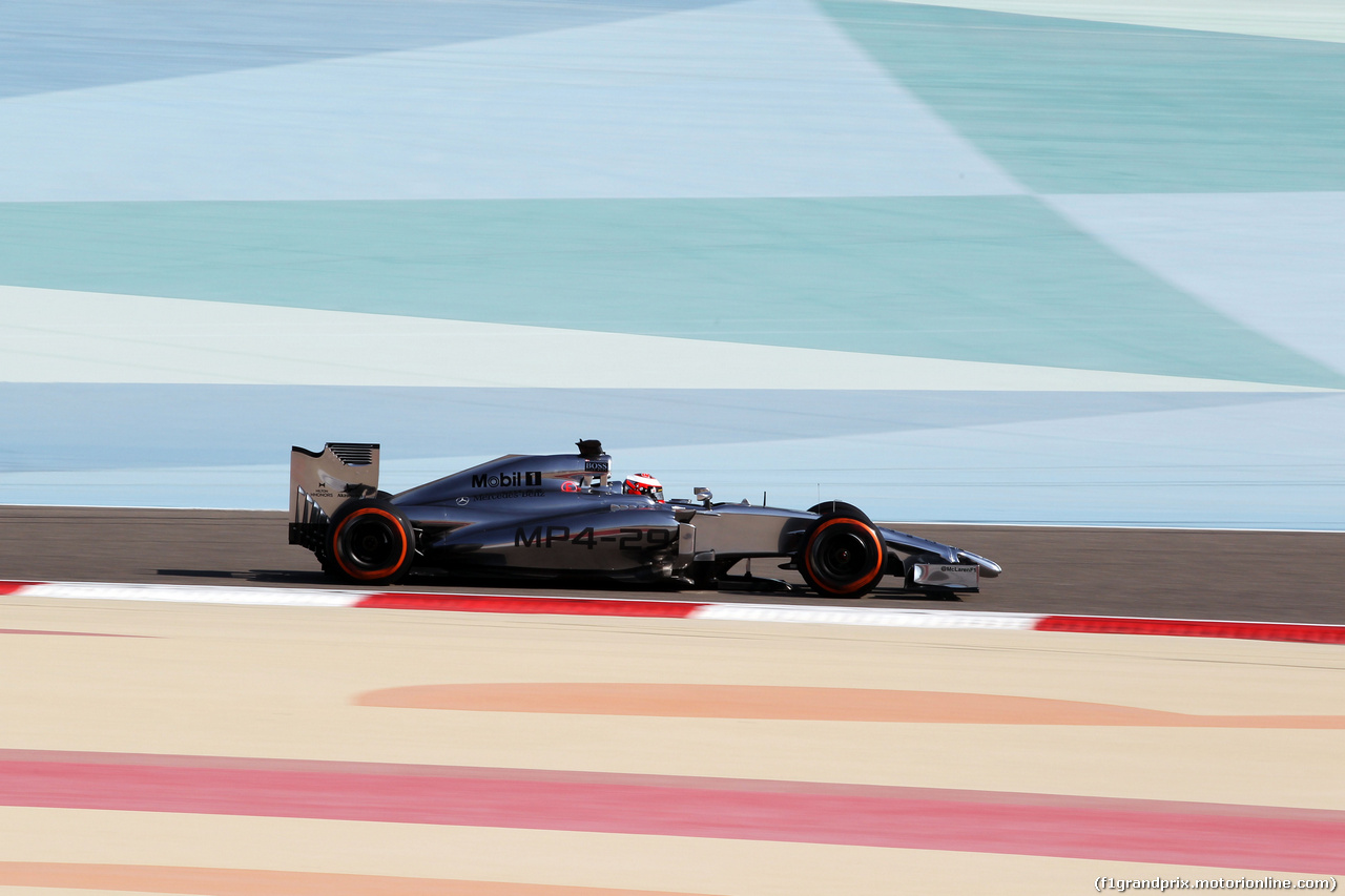 TEST F1 BAHRAIN 19 FEBBRAIO, Kevin Magnussen (DEN) McLaren MP4-29.
19.02.2014. Formula One Testing, Bahrain Test One, Day One, Sakhir, Bahrain.