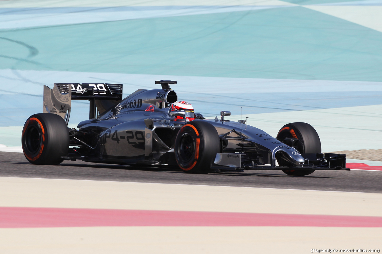 TEST F1 BAHRAIN 19 FEBBRAIO, Kevin Magnussen (DEN) McLaren MP4-29.
19.02.2014. Formula One Testing, Bahrain Test One, Day One, Sakhir, Bahrain.