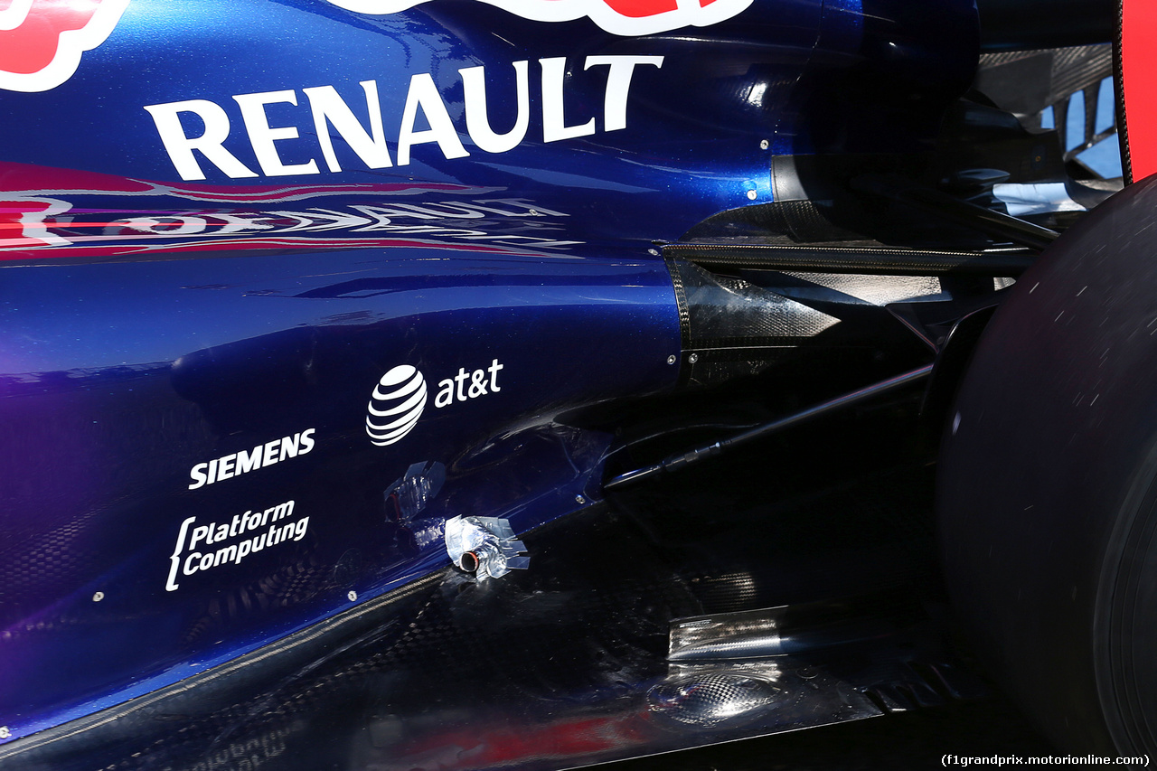 TEST F1 BAHRAIN 19 FEBBRAIO, Red Bull Racing RB10 rear suspension detail e bodywork alterations.
19.02.2014. Formula One Testing, Bahrain Test One, Day One, Sakhir, Bahrain.
