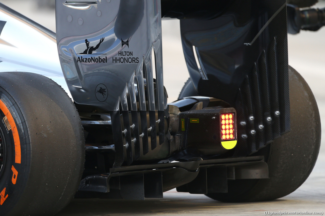 TEST F1 BAHRAIN 19 FEBBRAIO, McLaren MP4-29 rear wing detail - temperature sensors.
19.02.2014. Formula One Testing, Bahrain Test One, Day One, Sakhir, Bahrain.