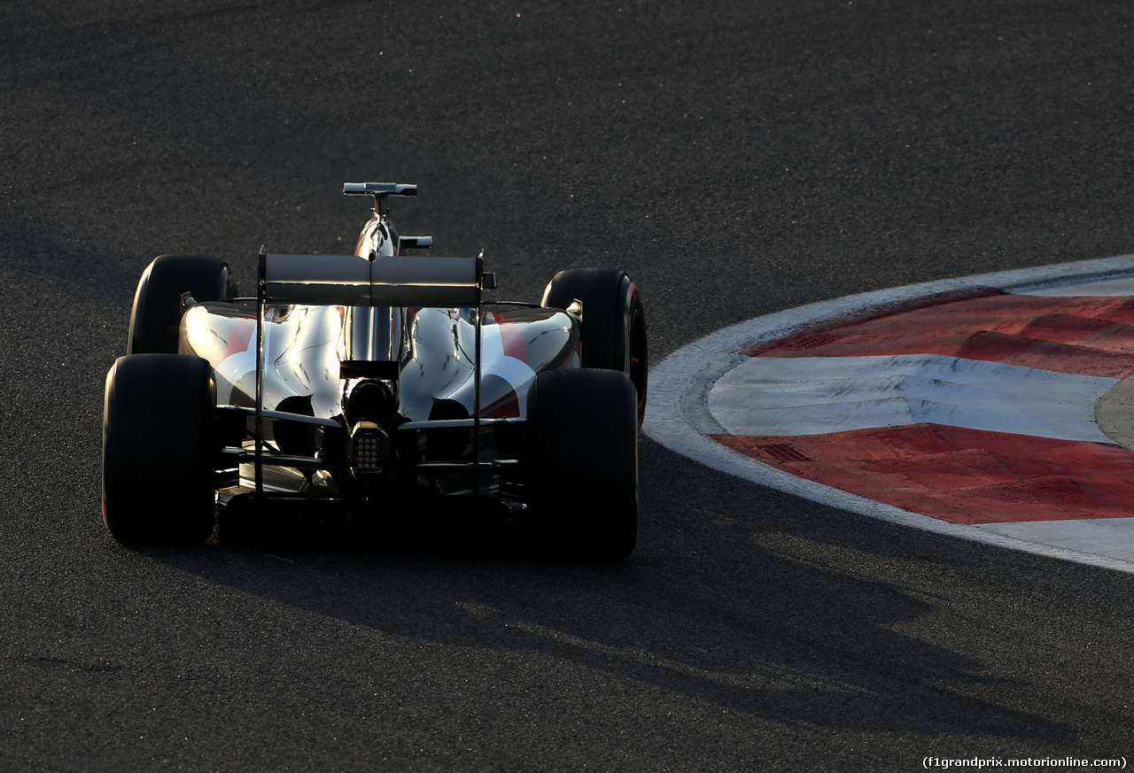 TEST F1 BAHRAIN 19 FEBBRAIO, Adrian Sutil (GER), Sauber F1 Team 
19.02.2014. Formula One Testing, Bahrain Test One, Day One, Sakhir, Bahrain.