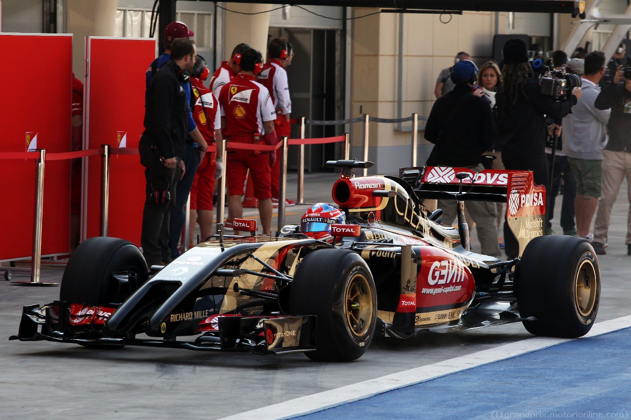 TEST F1 BAHRAIN 19 FEBBRAIO, Romain Grosjean (FRA) Lotus F1 E22.
19.02.2014. Formula One Testing, Bahrain Test One, Day One, Sakhir, Bahrain.